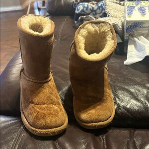 UGG Classic Tan Suede Boots Kids size 12